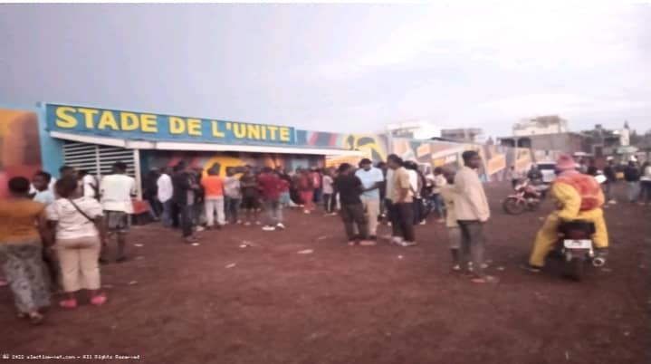 Nord-Kivu : Un engin explosif finit sa course au stade de l’unité de Goma et cause des dégâts.