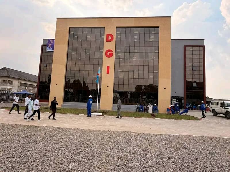 Kananga : Felix TshiSekedi inaugure le nouveau bâtiment de la DGI.